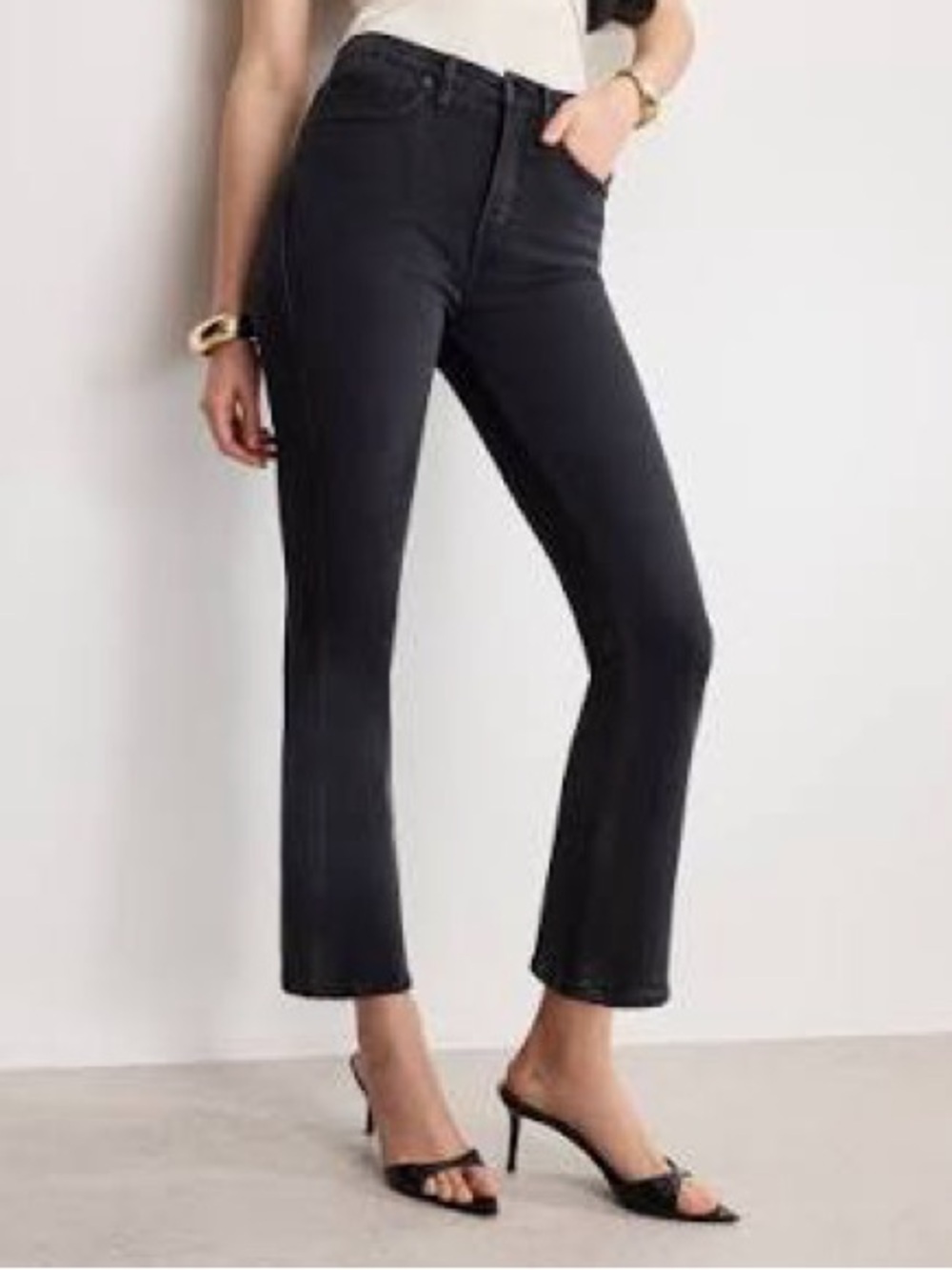Good American Soft Tech Good Kick Flare Jeans in Black390 Size 2/26